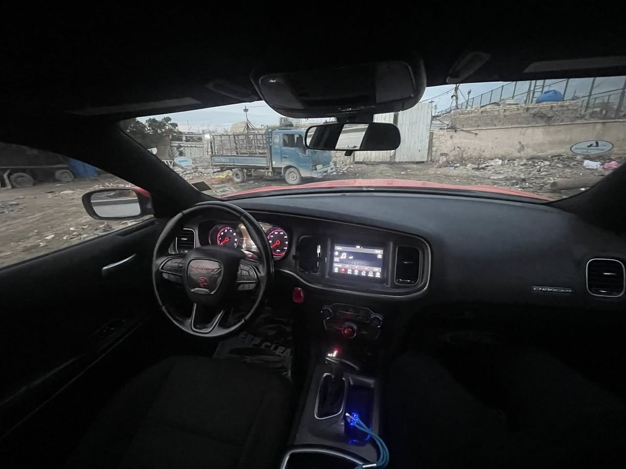 السلام عليكم جارجر لبيع موديل 219السياره امريكي بدون حادث لون برتقالي المكان السياره بغداد ***********
