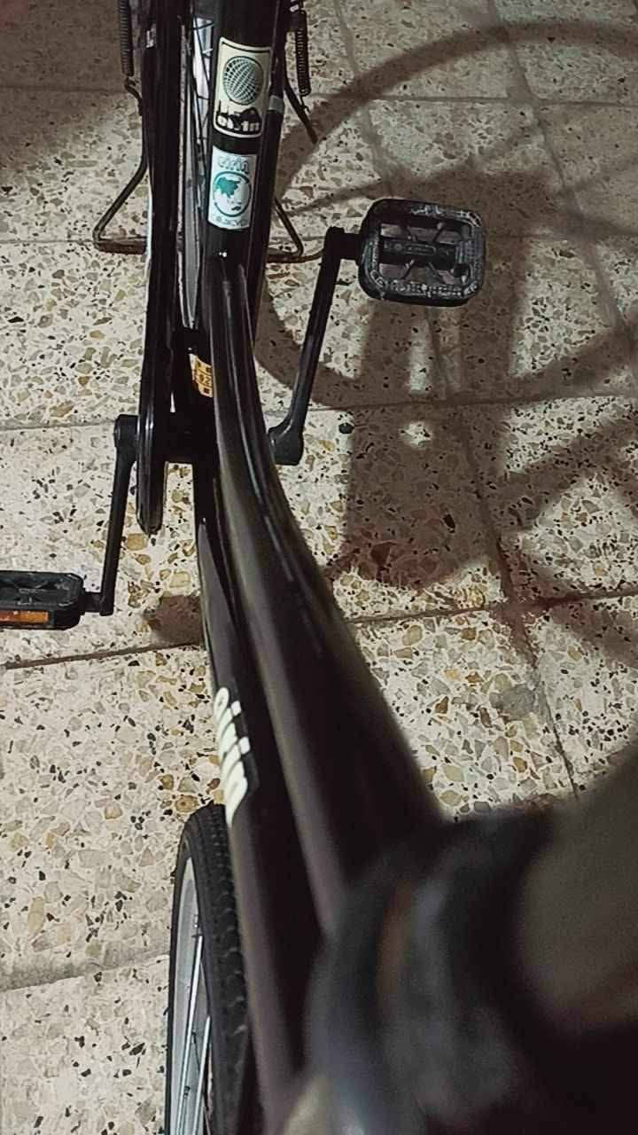 سلام عليكم شباب هاذه لباسكل للبيع موديل 2018مختم ختم واحد أغراضه كامله كلهن سعر بل خاص او واتساب *********** المكان ميسان حي الجامعه
