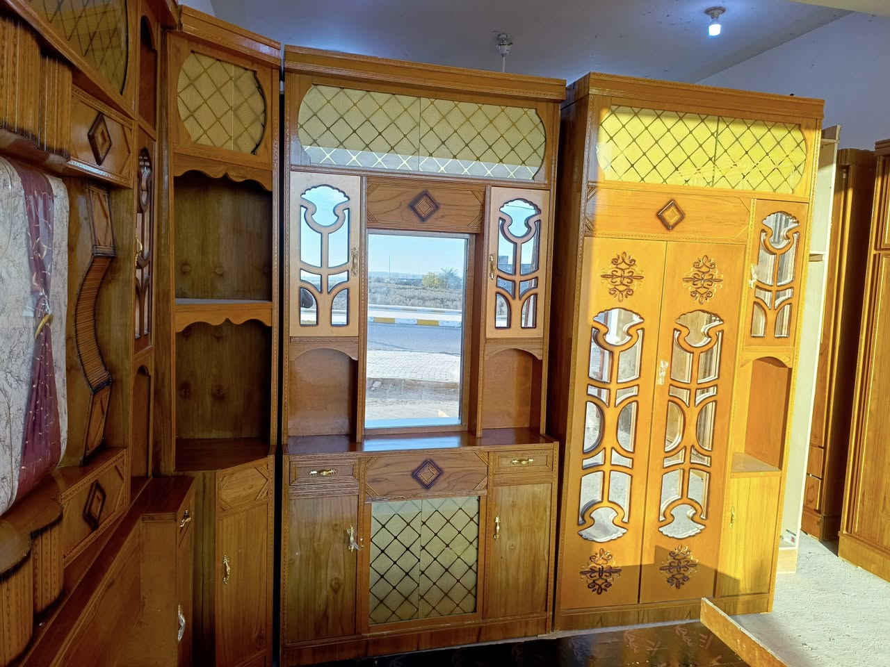 غرفة نوم صاج جديده بعدهه ما مستعمله اقل شهر السعر مليون و ١٠٠ وبيها مجال للاستفسار ***********
