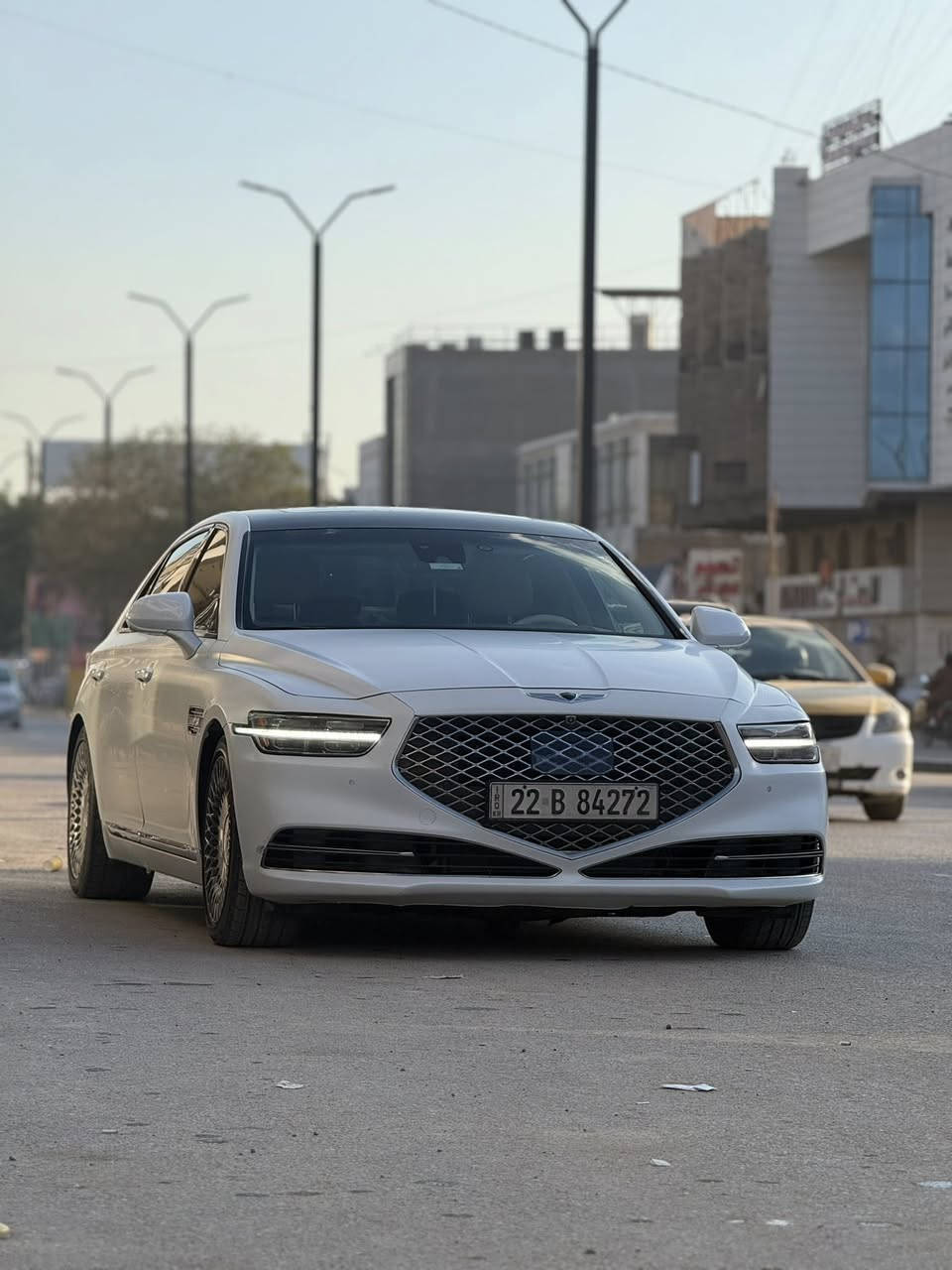 السلام عليكم حبايب 
الفخامه 
G90 
2022 
8 سلندر سياره جديده 
فول مواصفات معروفه مواصفات 
شنو بالم بيها 
سياره جديده ومكفوله 
مغلفه ppf ضمان 10 سنوات
سياره تعتبر كلين فقط شبر صبغ 
صور حادث بالمنشور 
مكان السياره حله 
سعرها 390 
***********
