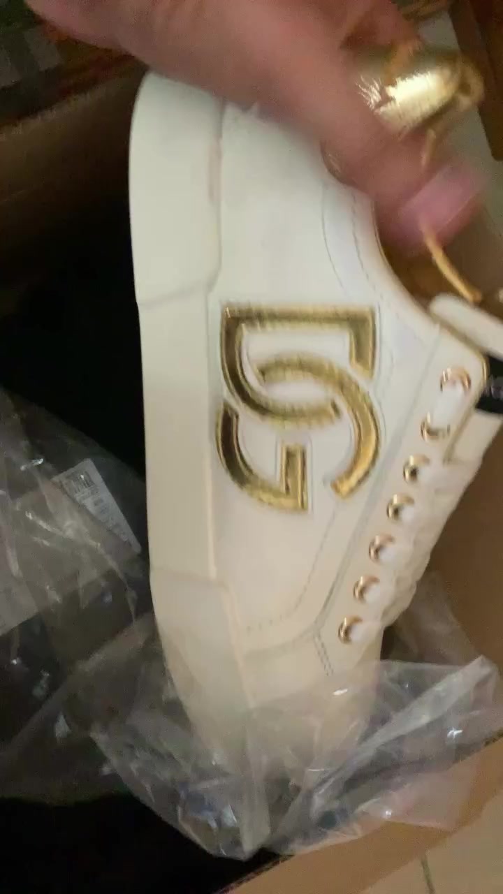 اربع احذيه  ماركات صنع ايطالي سعر القطعه ٤٠ الف شلع للاستفسار خاص


**إذا كنت صاحب هذا الإعلان وتريد حذفه لأي سبب، رجاءا أرسل رسالة إلى الدعم الفني**