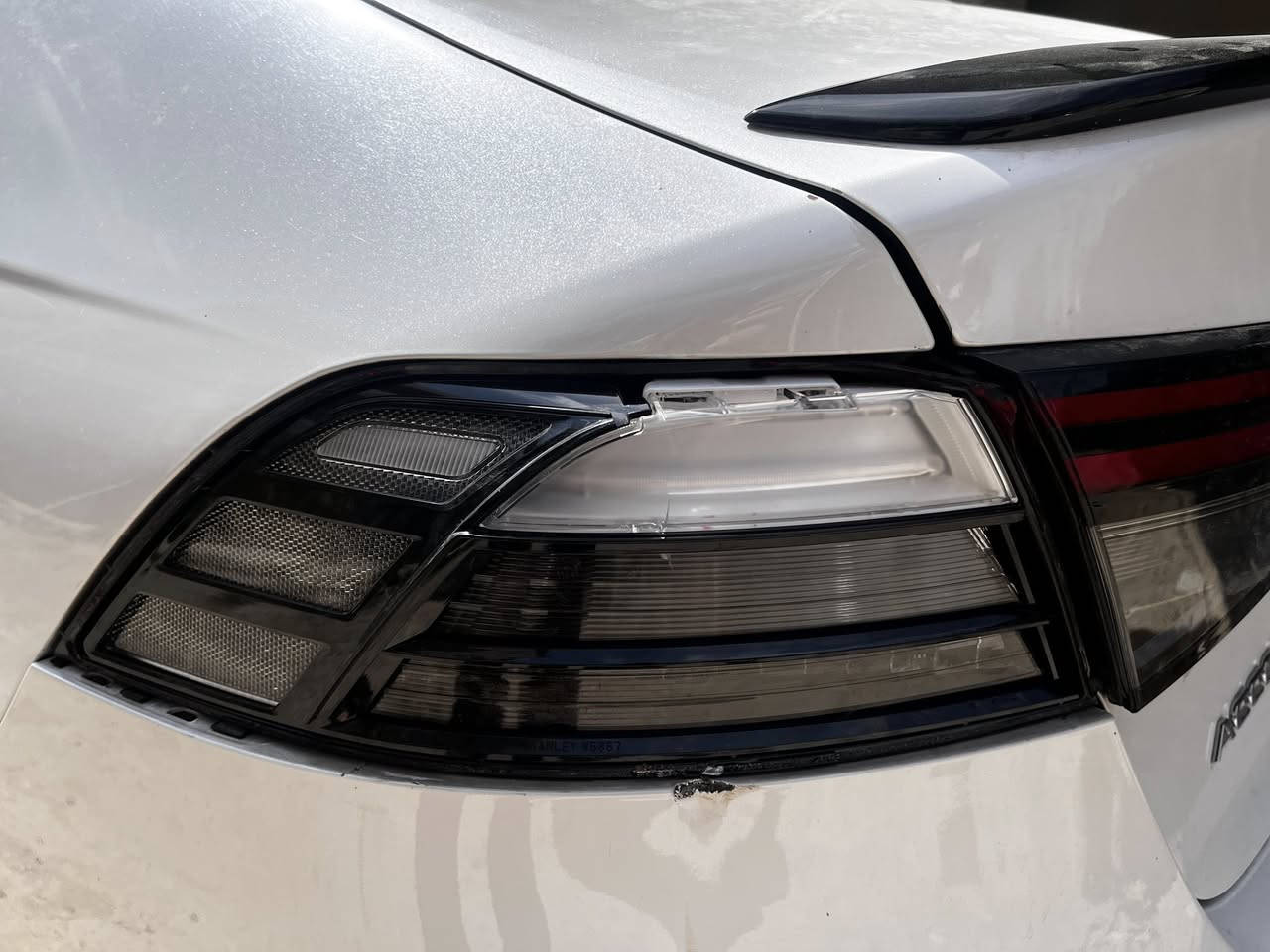 السلام عليكم
بك لايت اكورد 2023 الخلفي جهة اليسار فقط الجامة مكسوره 
للاتصال او واتساب
***********
