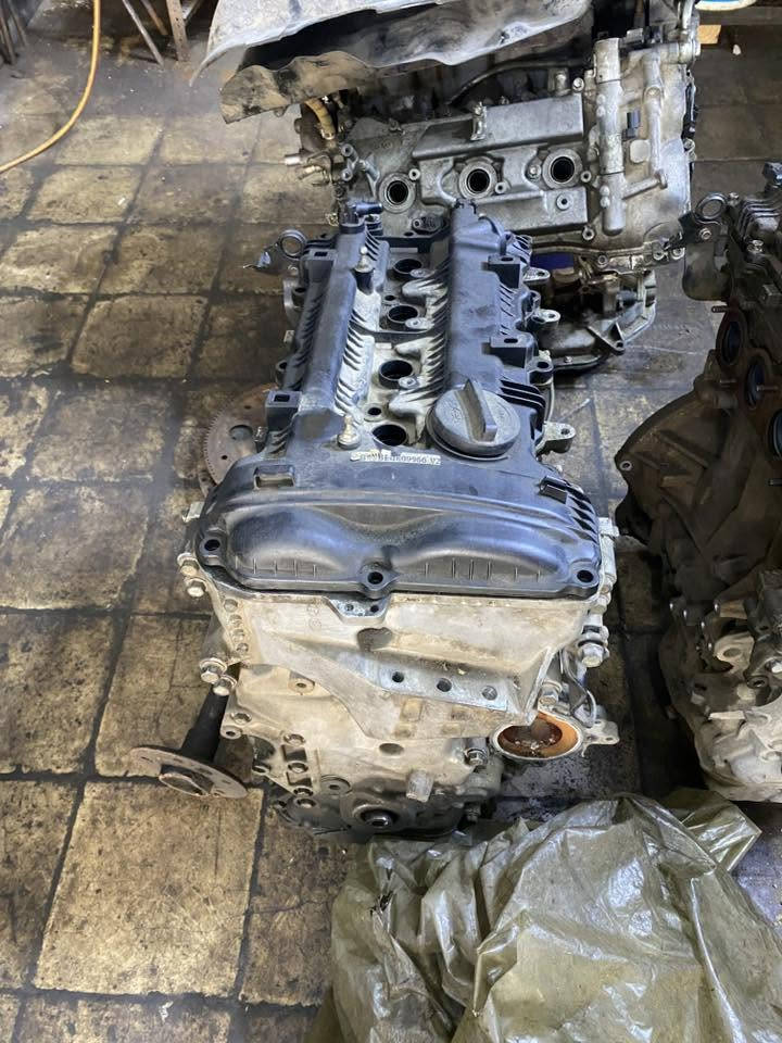 سلام عليكم عندي هاي الغراض للبيع المكاين وحده بيهه كسر بالاسلندر وثانيه فاره يطغ ابيع منهن غراض .القبق ولفات ووجه تايمن وواتر بم وحساسات vvt  اي شي ابيع منهن ( الغراض يرهمن على اكثر من سياره
هذه رقمي ***********
مكاني بغداد كراده
