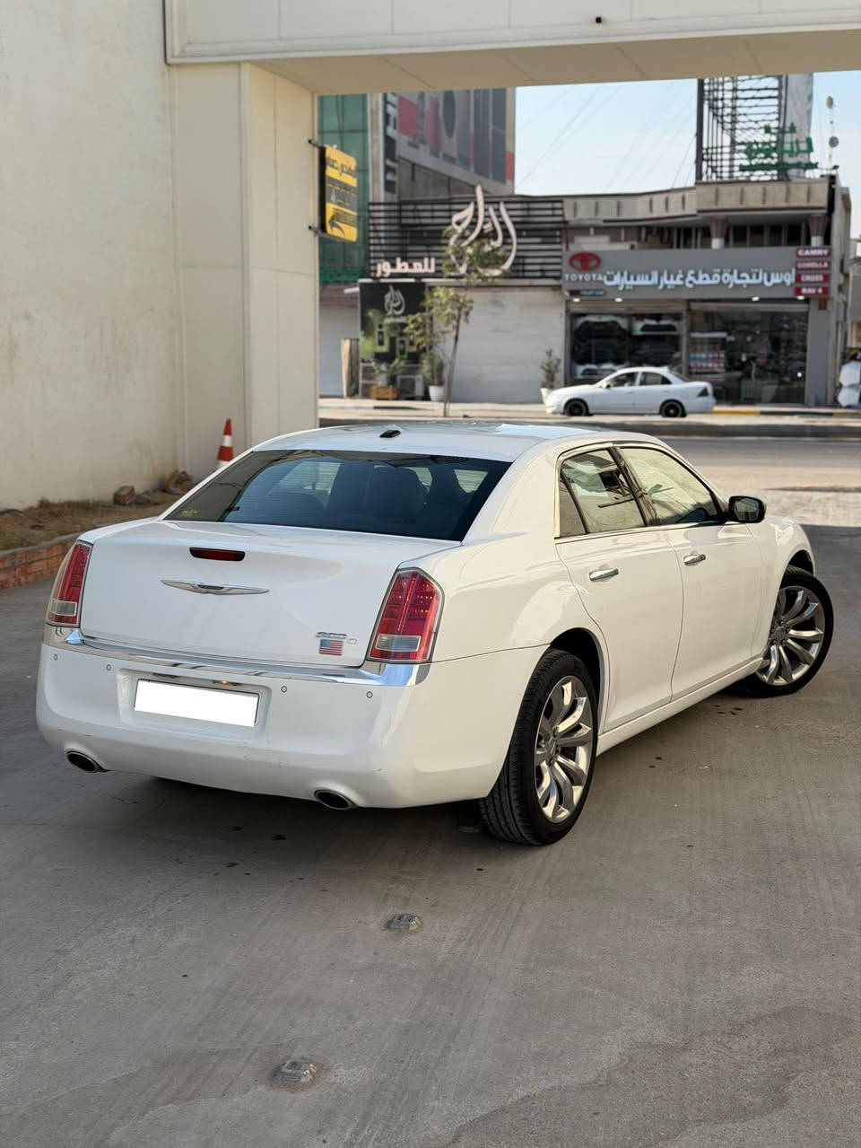 سلام عليكم 
كرايسلر اوباما.     #_للبيع_فقط 
مديل 2012 اصل 

#ادوات_دخول_جديد_
#_متوئمه_ارقام_وسنويه

جاهزه من كلشي السياره 

محرك V6. 3600
السياره فول مواصفات 
شاشه كبيره كامره خلفيه 
رادارات امامي وجانبي 
حساسات إماميه وخلفيه 
بجم فول زنون بلادي 
كشنات جلد فول كهرباء 
كشنات تدفئه و تبريد 
3قطع تبريد ثلج 🧊 
تخم تاير جديد 

#المكان_بصرة 
#السعر_وتفاصيل_اكثر_اتصل_وتدلل 
***********
