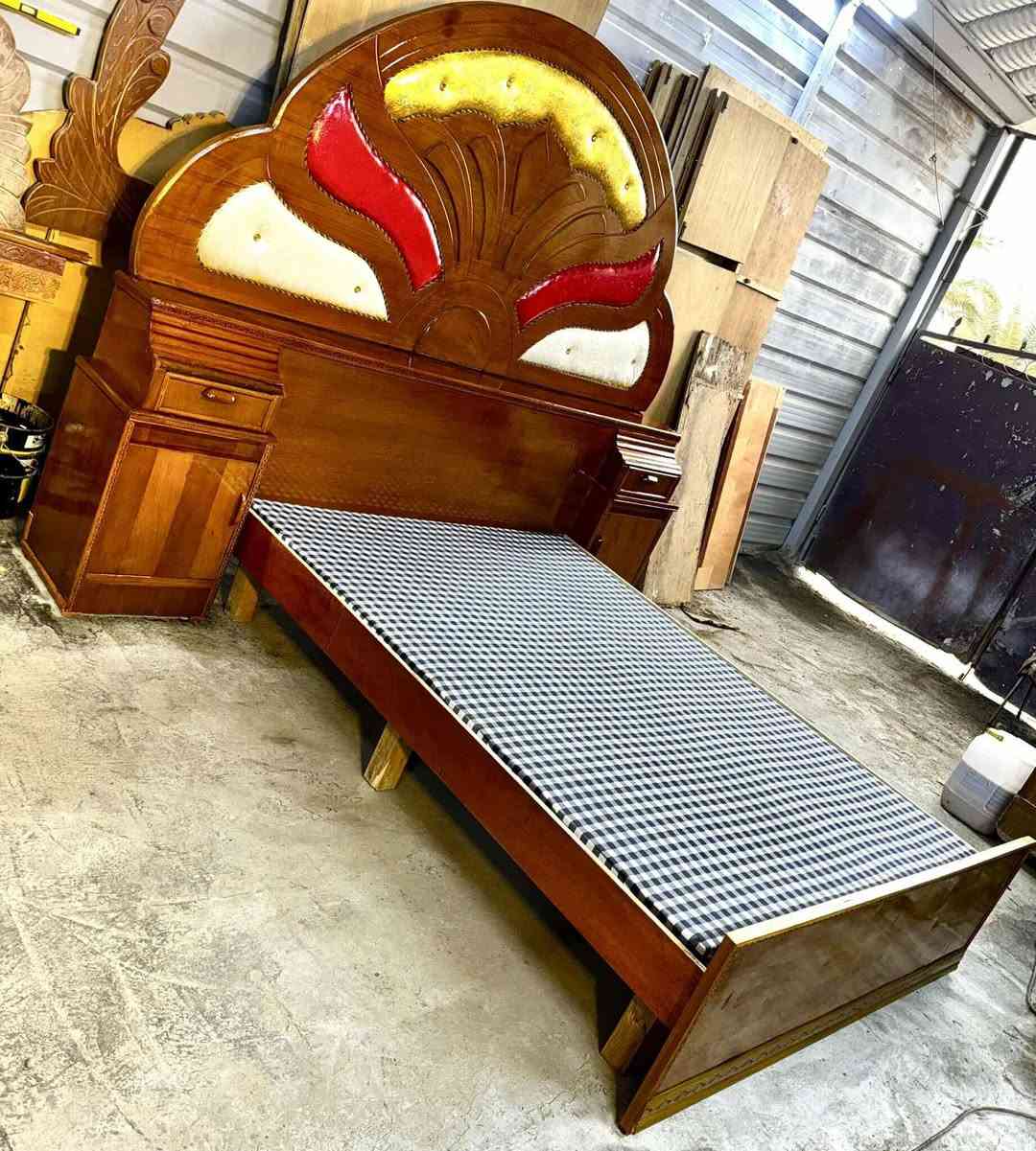 سلام عليكم 
ميز امرايه تزكام صبغ تلميع كلها جديد
العرض140
ادتفاع الميز90
السعر80
مكان بوب الشام


**إذا كنت صاحب هذا الإعلان وتريد حذفه لأي سبب، رجاءا أرسل رسالة إلى الدعم الفني**