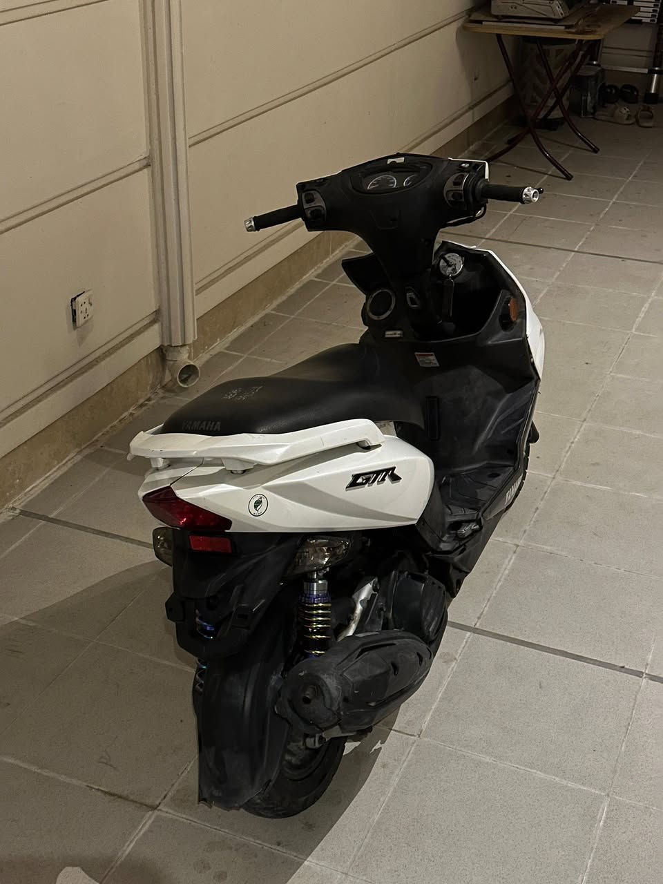 السلام عليكم دراجه جي تي آر للبيع  دراجه بلاديه نضيفه صارلها شهرين ونص نازله من الرمبه الدراجه كلها بلاديه ماعده الدبلات الخلفيه رياضي سبع ألوان والتبدل الجماليه والقديمات موجودات مكفوله مابيها نقص برغي السعر خاص على هاذه الرقم ***********
