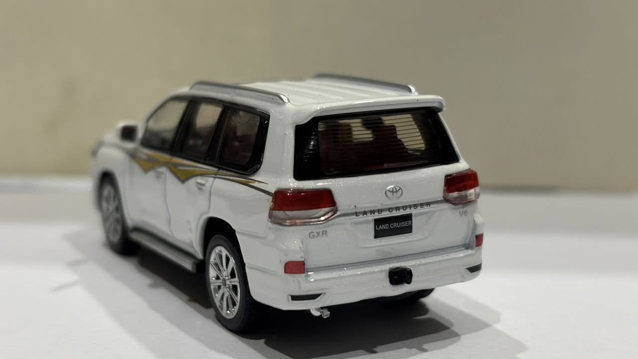 2016 Toyota Land Cruiser LC200 

حديد بالكامل 
الحجم 1:64
صناعة شركة JKM

السعر 24 الف ونصف فقط 🔥 

يتوفر توصيل لجميع محافظات العراق 🤩💙

 📍العنوان / شارع فلسطين - خلف المستشفى العالمي 
مكتبة الأمين للحجز و الاستفسار على الرقم او مراسلة الصفحة ***********
#مصغرات #سيارات_مصغرة #بغداد
