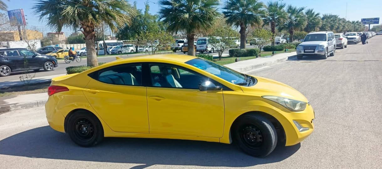 الانترا مديل 2011وارد أمريكي ضربته جاملغ امامي والغد شويه بيه مكينه 1800سنويه ال 29مصفره هيه وغرامات وتجي وتشوف بعينك سياره حلوه ونضيفه مكفل بنشر *********** سعره 80وبيه مجال
