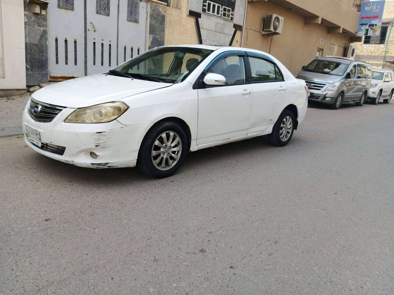 السلام عليكم
سياره للبيع نوع بيوايدي موديل 2014فؤؤؤل مواصفات 
بصمه فتحه حساسات كير مكينه حداديه وصط تخم تاير جديد العنوان كربلاء السعر 47وبيه مجال بصيط حك الجيه انتصال فقط ***********
