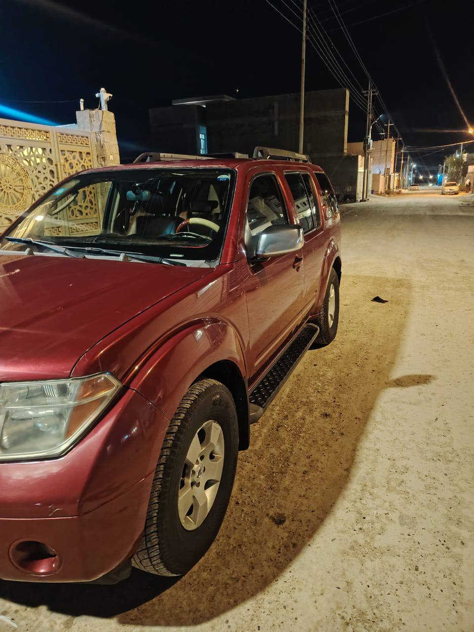 السلام عليكم نيسان باثفندر موديل 2006 وارد خليجي 7 راكب السياره كلش حلوه 
تبريد ثلج قطعتين مكفوله من اي ضربه صبغ بلادي كهربائياته كله شغاله حتى قفل السرعه تخم تايرات صدره نظيف كير ومحرك فشك 6 سلندر 4000 فول داخله نظيف كلش وكامره وشاشه حجم كبير سنتر لوك بلادي يعني اي سرقه دك هورن لايت زنون السياراة بسمي وتحويل مباشر ورقمه 
11 بغداد مكان السيارة الفلوجة 
السعر 88 مكلف بالنشر 
الاستفسار : ***********
             ‏‪***********
