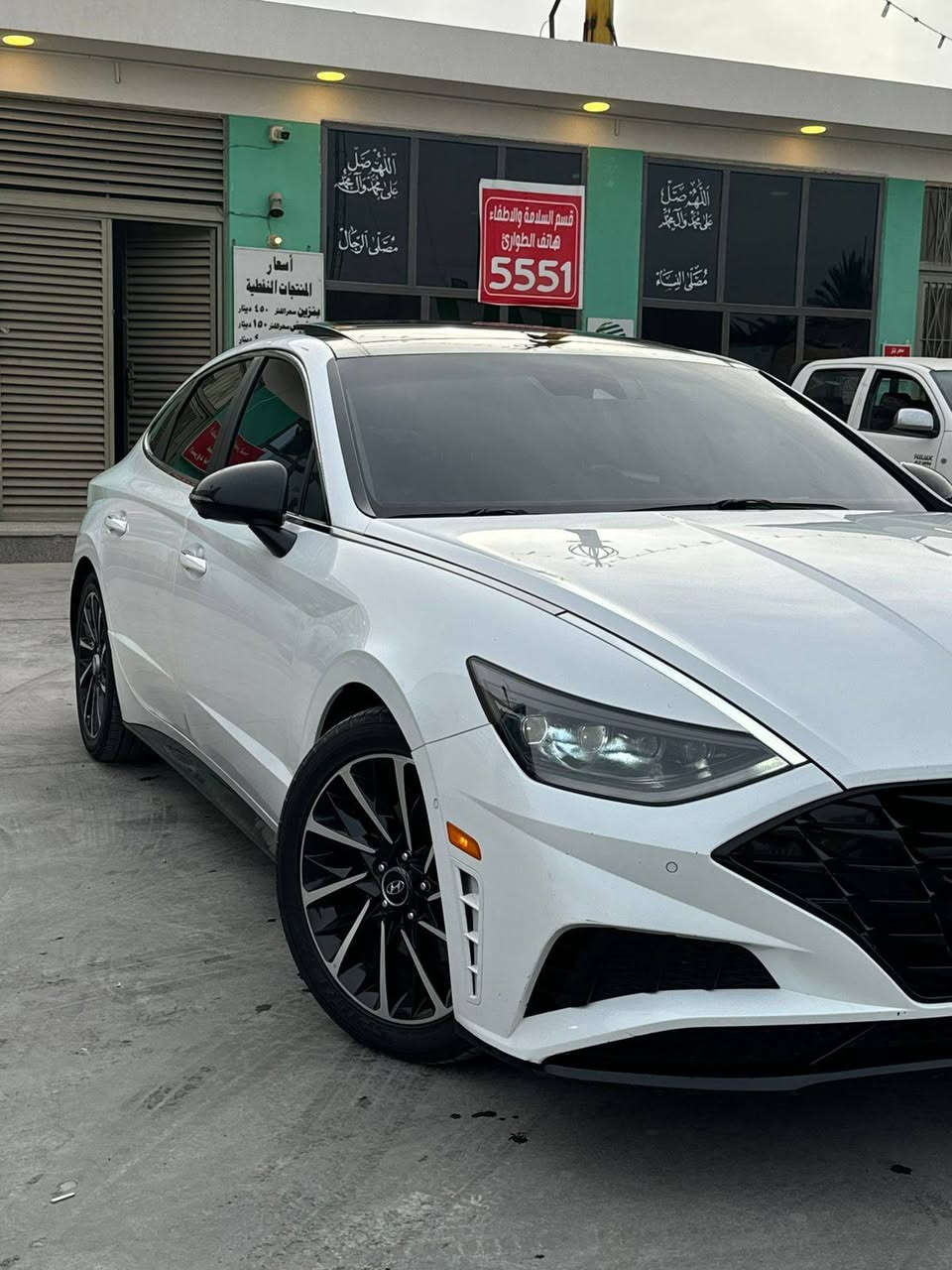 السلام عليكم
للبيع هيونداي سوناتا 
موديل : 2021
الفئه : Limited 
اللوحه: اربيل خصوصي 
المواصفات
1- الكاميره الخلفيه + الاماميه 
2-سق بانورامي
3-كاميرات360 
4-تبريد وتدفئه مقاعد
5-مراقبه النقط العمياء
6-نظام فرمله الطوارئ
7-رادار امامي + خلفي
8-عرض معلومات على الزجاج الامامي
9-تدفئه مقود قياده
10-التشغيل عن بعد 
11-ابل كاربلاي
12-تقديم وترجيع السياره باليرمونت 
13-لون الداخل الابيض المرغوب 
14-كامرات في الشاشه الاماميه يمين ويسار 
للاستفسار على الرقم ***********
السعر 186
غير متواجد عل فيس
