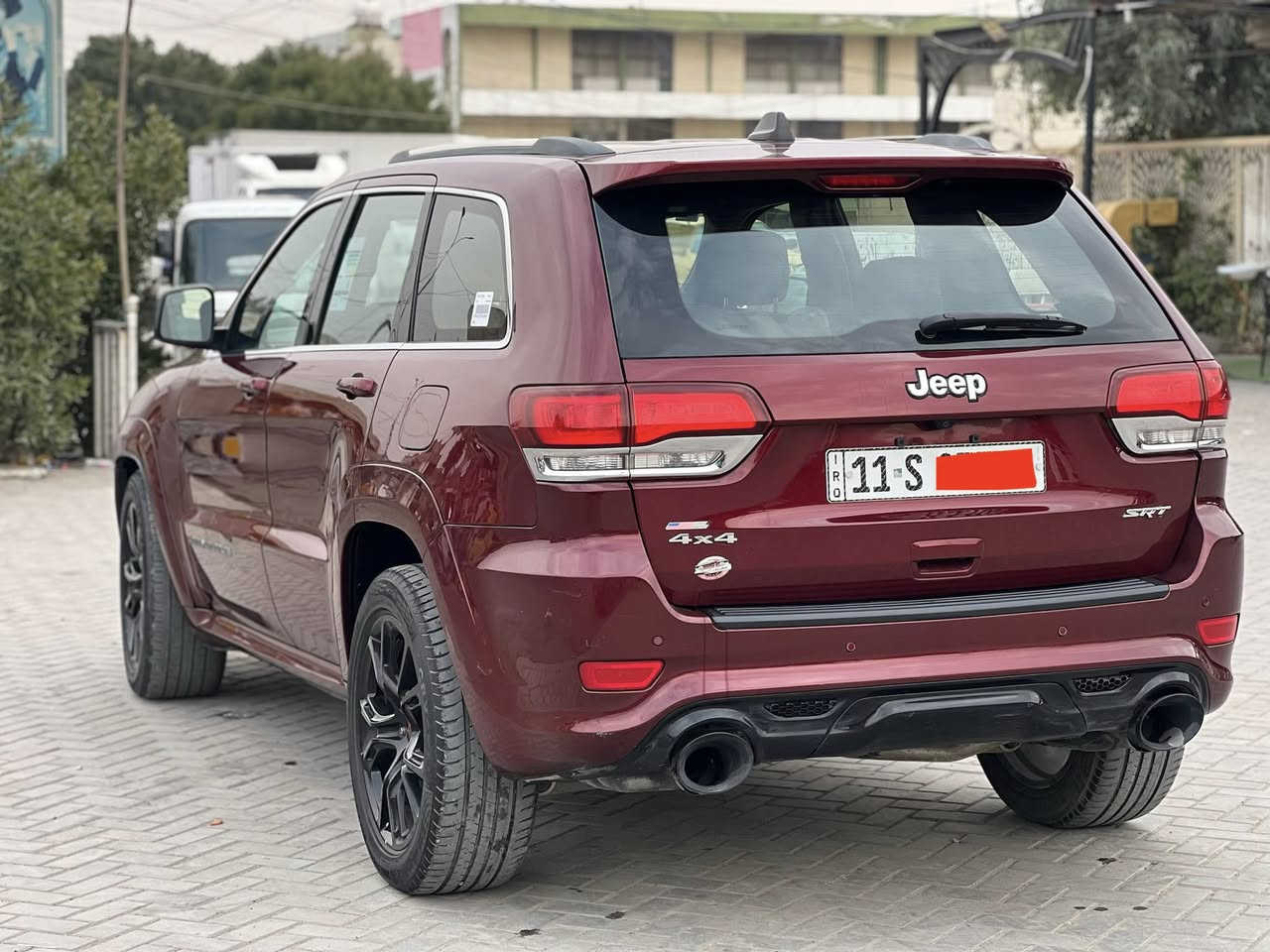 جيب شيروكي 
مديل 2020. ارباك السياره كله سليم
لون ماروني 
عليها ويل SRT رياضي
بصمة +بصمة ابواب 
رادار  خلفي  جانبي 
شاشة 
كامرة دوارة 
حساسات 
ايكو 
سبورت حلبات 
كرسي كهربائي
نضام A إطفاء ذاتي 
وبعد بيها مواصفات
السيارة بسمي ههزة جديدة رقم جديد 
صور امريكى موجود وي الصور 
مكاني بغداد  بلديات 
سعرها 195 ورقة وبيها مجال قليل نازل بسعرها اريد ابيع الموشراي رجاء لا يتصل
*********** اتصال او واتساب
