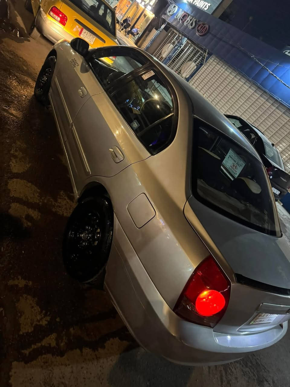 السلام عليكم
النترا  2004 للبيع رقم بغداد سنويه الحد 2028 السياره كلش جديده احلى من الصور تخم تاير جديد صدر وحداديه كلها جديده مصبوغه عام جماليه فقط بيها جاملغ امامي جهه السايق بدون دواخل السعر70 ورقه وبيها مجال مكان السياره بغداد 

الرقم***********
