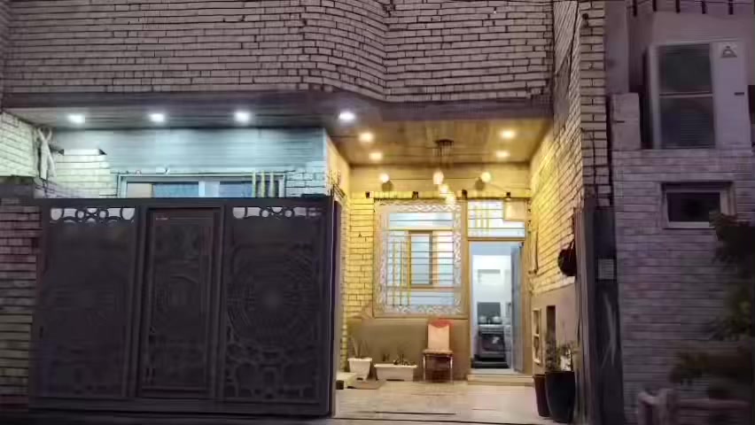 دار للبيع مساحه 130م الواجهة 7ونصف والنزال 17ونصف البوبيات عامود 31 قبل مدرسة الغزالي خدمات كامله  تبليط ماء مجاري كهرباء  
.
السعر .148 مع مجال قليل
للاستفسار الاتصال فقط ***********
