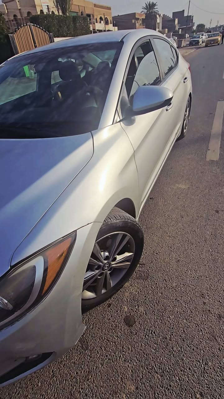 النترا 2018
امريكي رقم بغداد
سنوية جديدة
بيها منضومة غاز وشغالة خير من الله
كير ومكينة مكفولات
الحادث والسونار موجود بالصور 
 واكو بارد شبر يم البانزين
ماشية 133
مكانها بغداد
*********** اتصال / واتساب
*********** اتصال

السعر 120$
