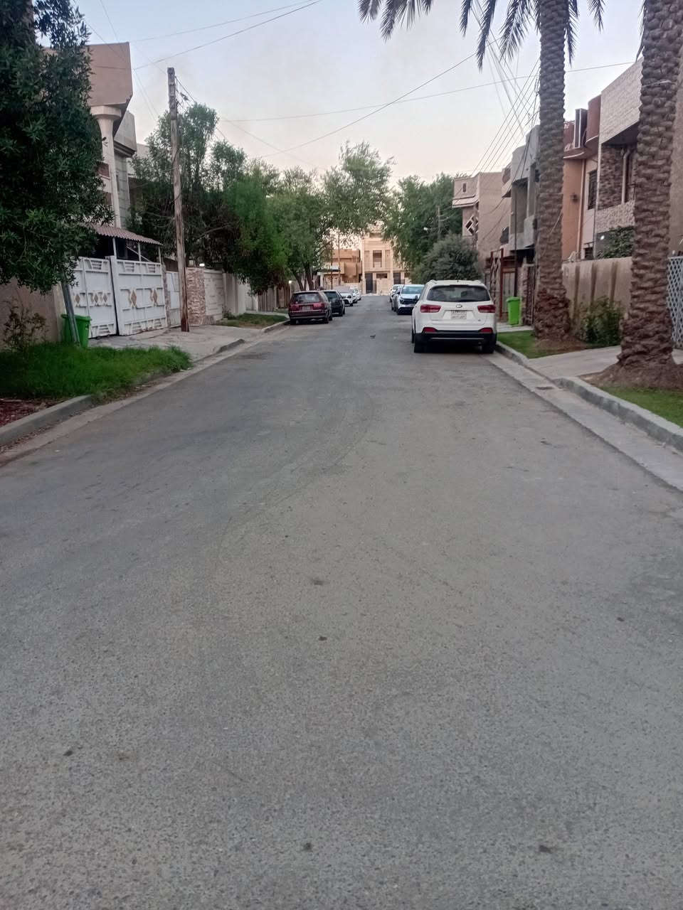 للبيع دار سكن زيرو طراز حديث 
موصفات ديكورات بالسقف مع ارضية مرمر واجهة مرمر مع مطبخ وخدمات الواح..

١٠٠م مساحة
٥م واجهة
٢٠م نزال

عدد الخدمات ٣مع غرفة نوم ماستر..
عدد الغرف ٤

عرض الشارع ١٥م 

نسعى لخدمتكم نحو الأفضل نستقبل كافة عروضاتكم السكنية والتجارية.....

مكتب المجد للوساطة العقارية 

الاتصال
***********
***********
