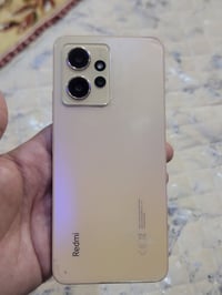 نوت ١٢ • ذاكرة ٢٥٦ • كارتون وشاحن وكفر