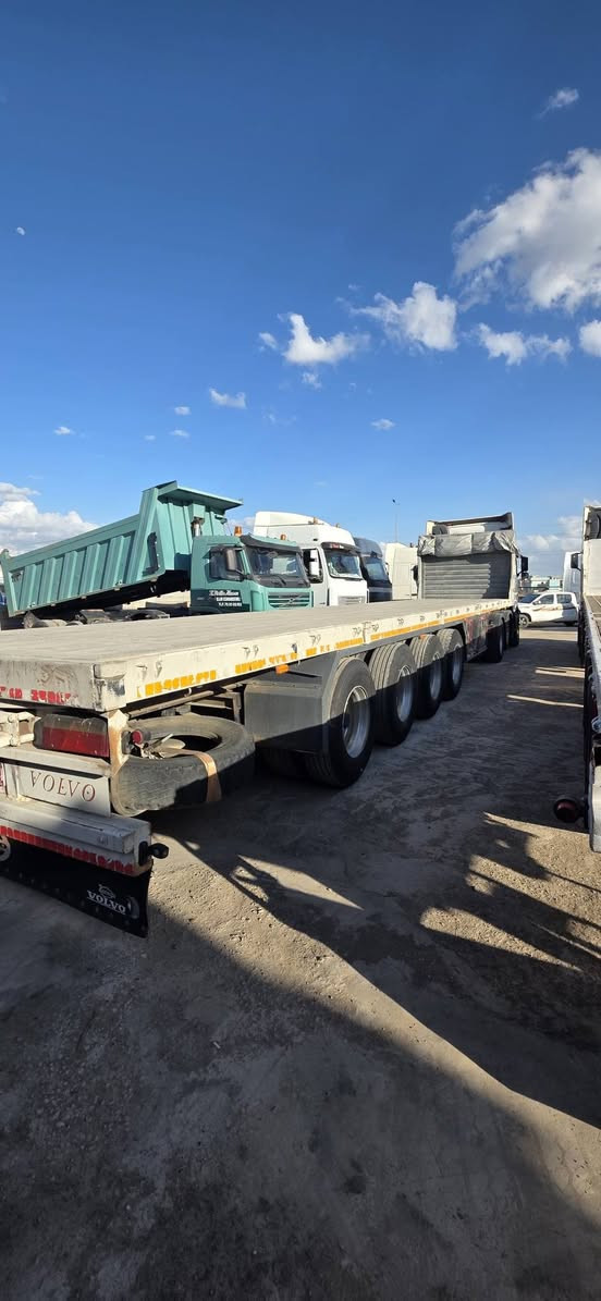 فالفو سنكل امامي موديل 2004 مع عربانه تركي 4 محور مزوج مع جناب
كير محرك شاصي اكسل قماره مكفولات 

عليها تخم تاير جديد تدفئه تبريد كله شغال 

سياره جاهزه 100% 

السعر /325$بي مجال بسيط 

للاستفسار /***********
