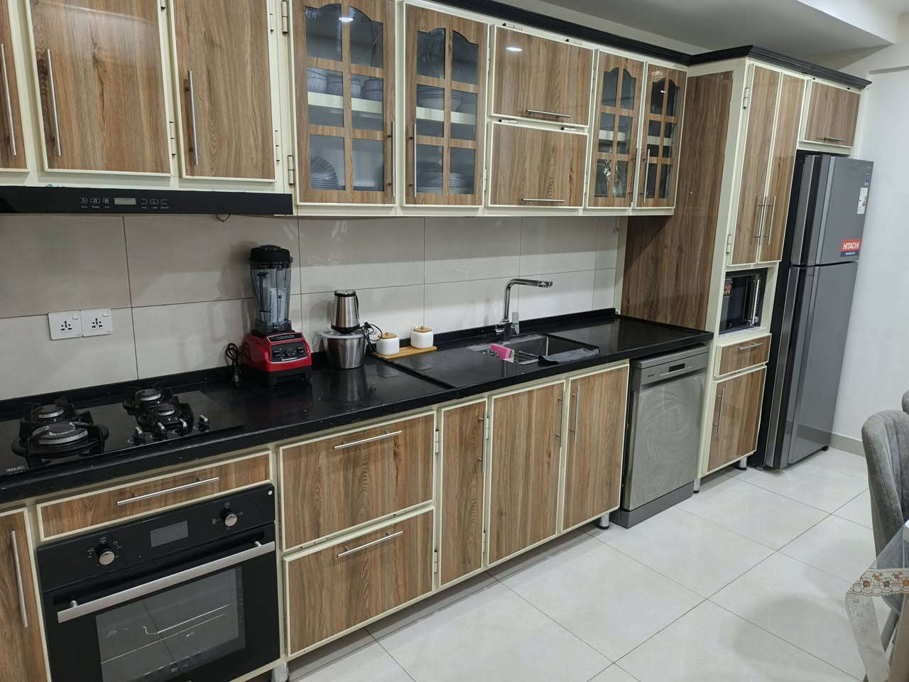 شقة مؤثثة بالكامل للإيجار..مساحة ١٤٠ متر..إطلالة مميزة مباشرة عالحدائق و النافورات..مجمع النسيم ستي حي الجهاد..للإستفسار ***********  متوفر واتس اب.
