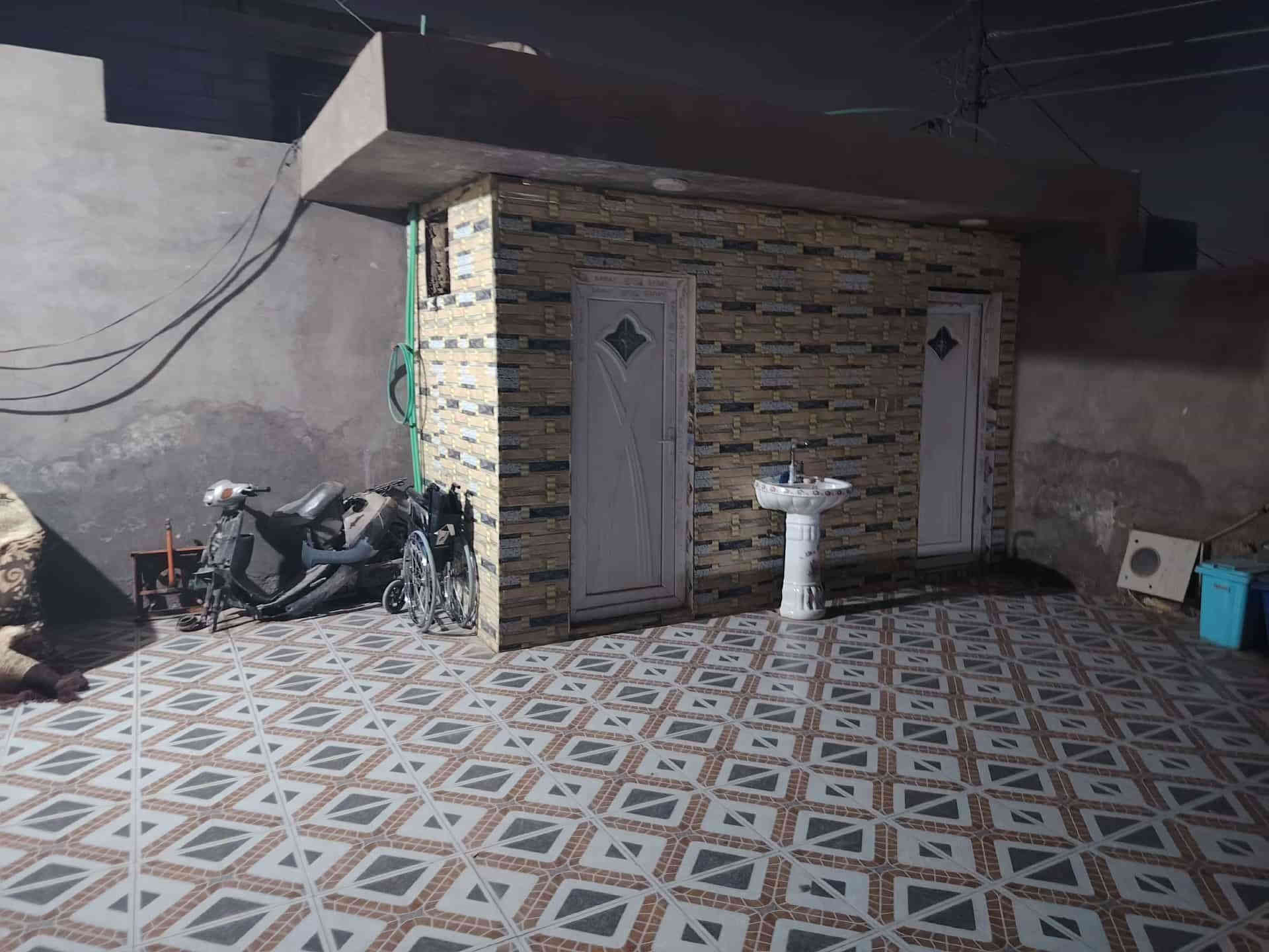 بي ب ال حمد خلف العمارات الزيتون مساحه ٢٥٠ السعر ٥٠ بي مجال ***********
