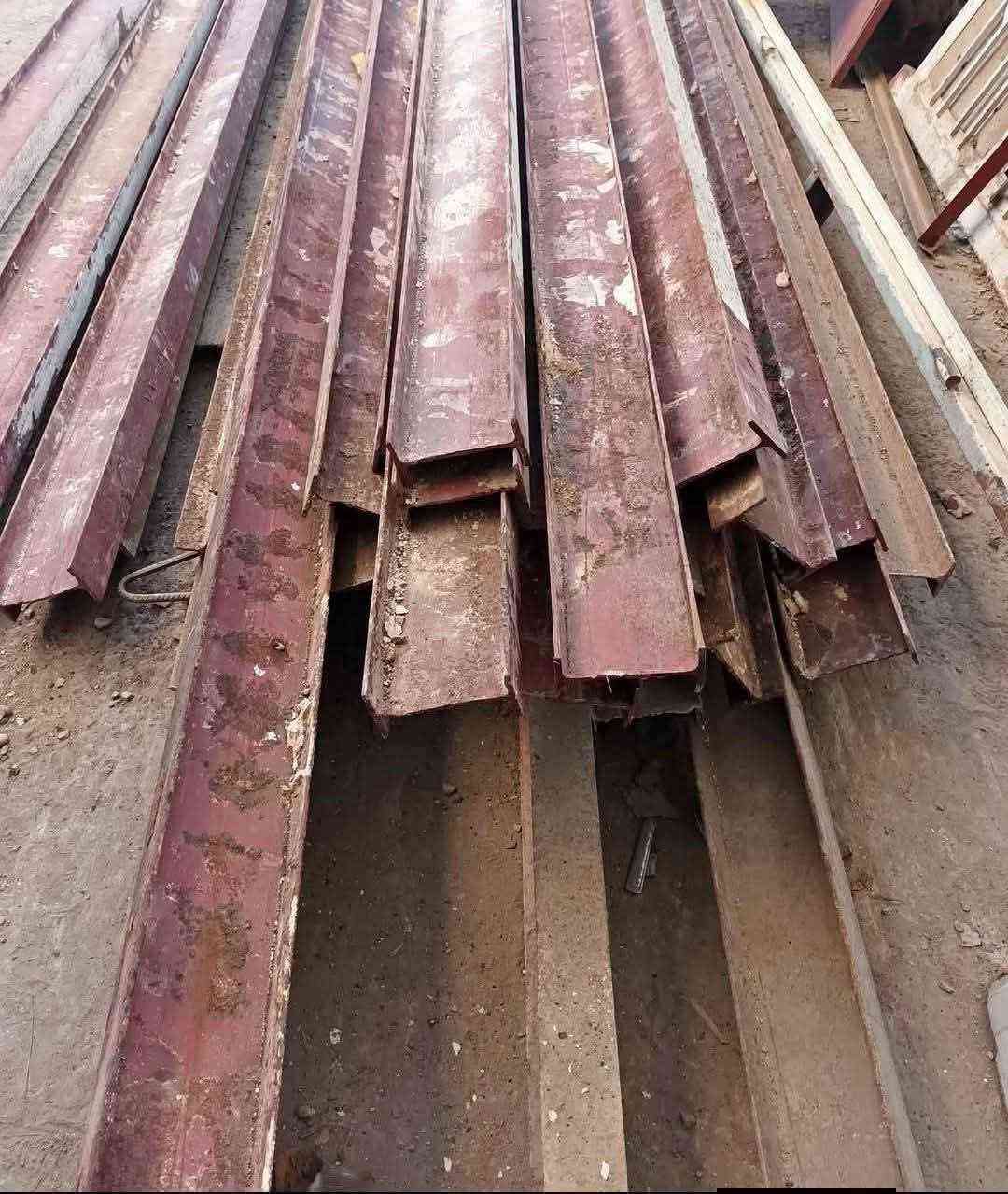 سندويج مستعمل وجديد كافة القياسات متوفره 
المستعمل جدا نضيف .. البصره للاتصال ***********
الجديد واصل ب 11.500
المستعمل ب 10 البصرة, العراق
