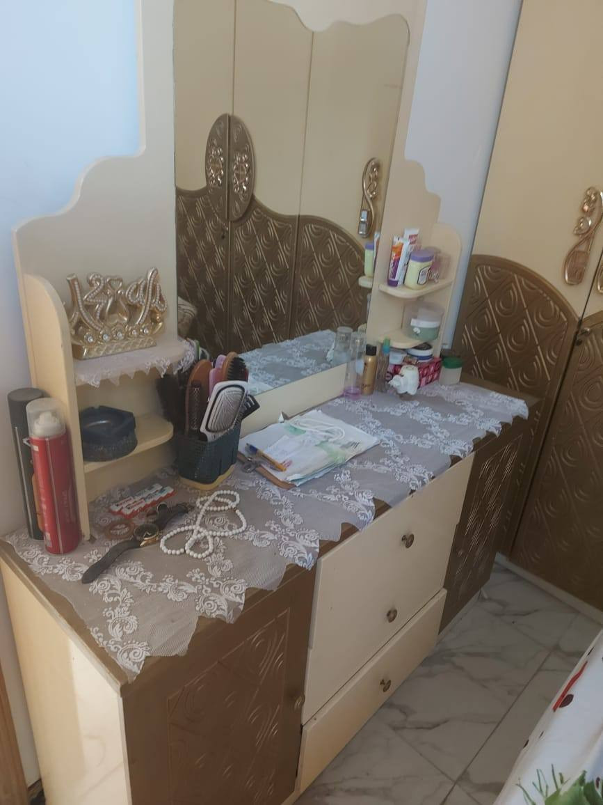 غرفة تركي ضخمة شخط ما بيها كلش نضيفه استخدام قليل بعد وياها ميوزه 2 وطابوريه وزاويه الغرفة مفتوحة أهلها شايلين ومبقيها يم اقربائهم السعر ٢٧٥ قفل بدون عمله كربلاء, العراق


**إذا كنت صاحب هذا الإعلان وتريد حذفه لأي سبب، رجاءا أرسل رسالة إلى الدعم الفني**