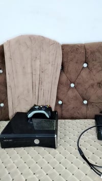 عندي اكس بوكس سعر 125 بمجال رقم  07761222773