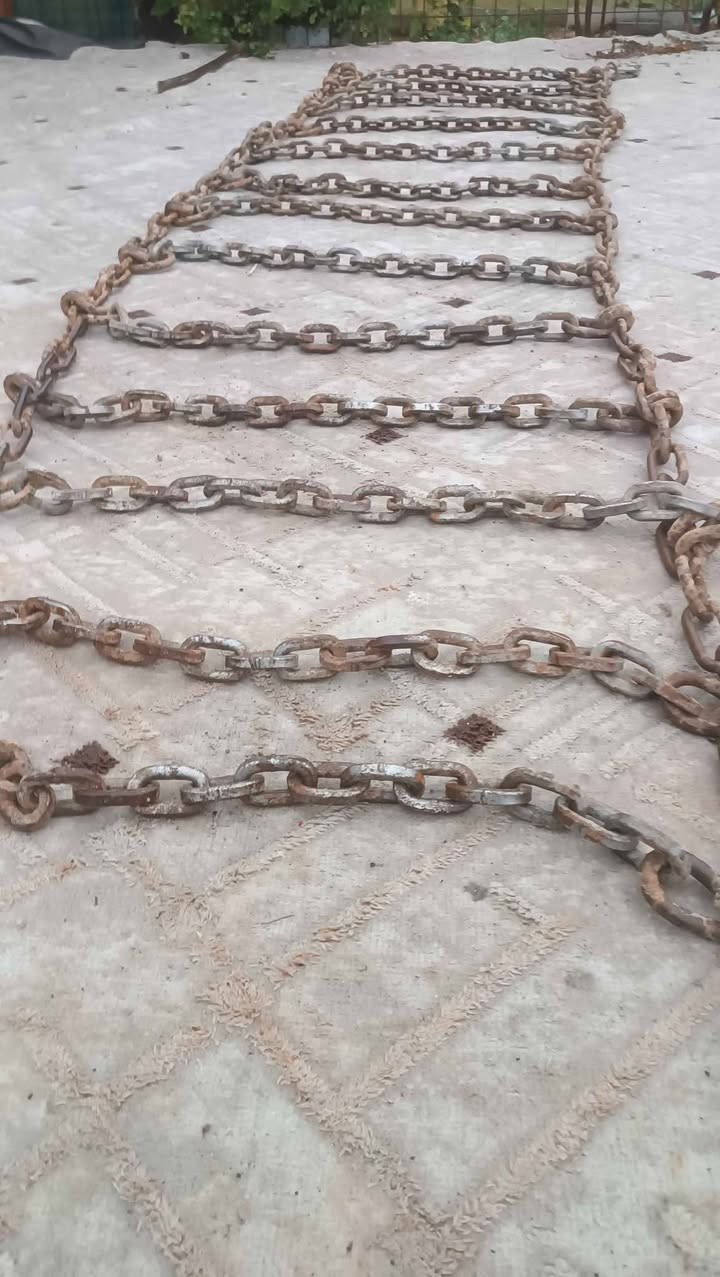 زنجیری ناو بەفر بۆ گرێدەر بەتایبەتی یەکجار بەکار هاتوە شتێکی بەشەرتو زۆر باشە لە هەولێر *********** أربيل, العراق
