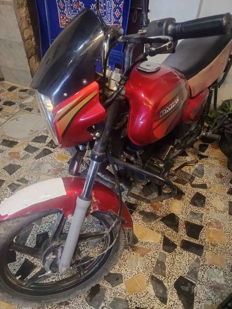 سلام عليكم دراجه للبيع مكفوله مكينه موديل 21دراجه حلوه شلعه ومعدل اي ستفسار على رقم ***********
العنوان الشعله مستعجل على بيعته سعر 750وبيه مجال 
مامتواجد على خاص واتساب مفتوح
