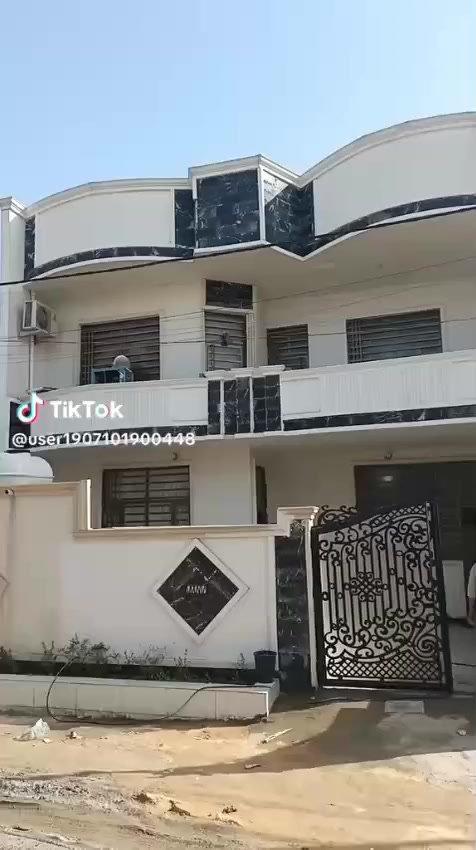 السلام وعليكم عندي بيت للبيع مساحه 200متر طابو صرف سند 25 الاستفسار على الرقم التالي 
***********
