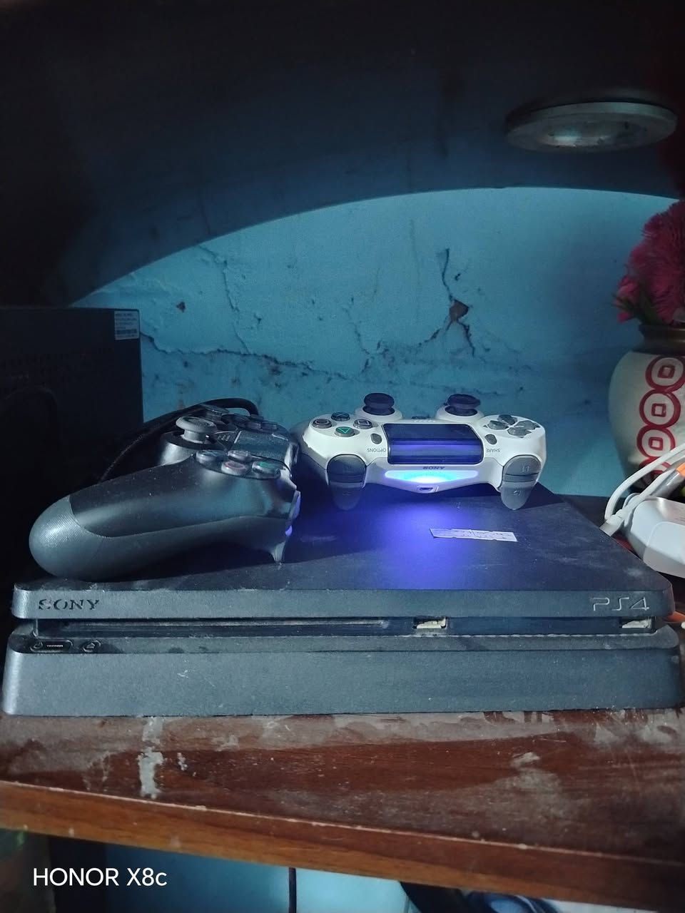 السلام عليكم متاح بلي 4 مهكر12 وياه يو بي اس جديد ما صاره شهر ويا لعاب ويده اصليه وعاديه سعر 250 مكاني نجف


**إذا كنت صاحب هذا الإعلان وتريد حذفه لأي سبب، رجاءا أرسل رسالة إلى الدعم الفني**