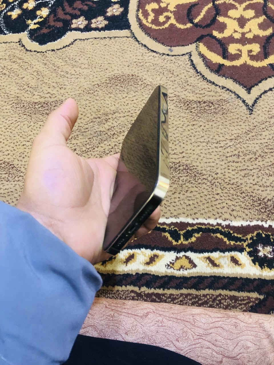 السلام عليكم.. ايفون 14 برو ماكس نضيف مبدل البطارية 100% وكاله شرط الضمان والفحص مع شاحنة وكالة 
السعر 800 قفل ..
*********** واتساب فقط او خاص
