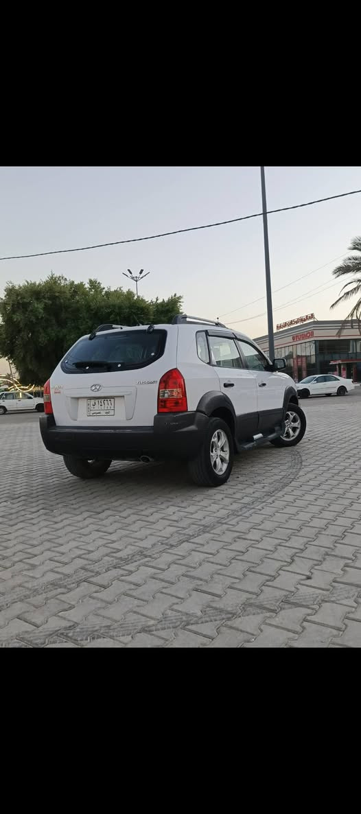 سياره توسان 2009 سياره خير من الله كفالة عامه ماعده نص جاملغ الخلفي فقط والباقي مكفول سياره نضيفه عنواني نجف سعر اتصال وبيك خير وتدلل ***********
