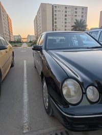 مارسيدس ام عيون موديل 2000 مصبوغه عام  بدون ايرباك سعر 115  وعليها غرا...