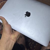 Macbook pro نظافه 100% للتواصل 07732159777 تفاصيل كامله بالصوره