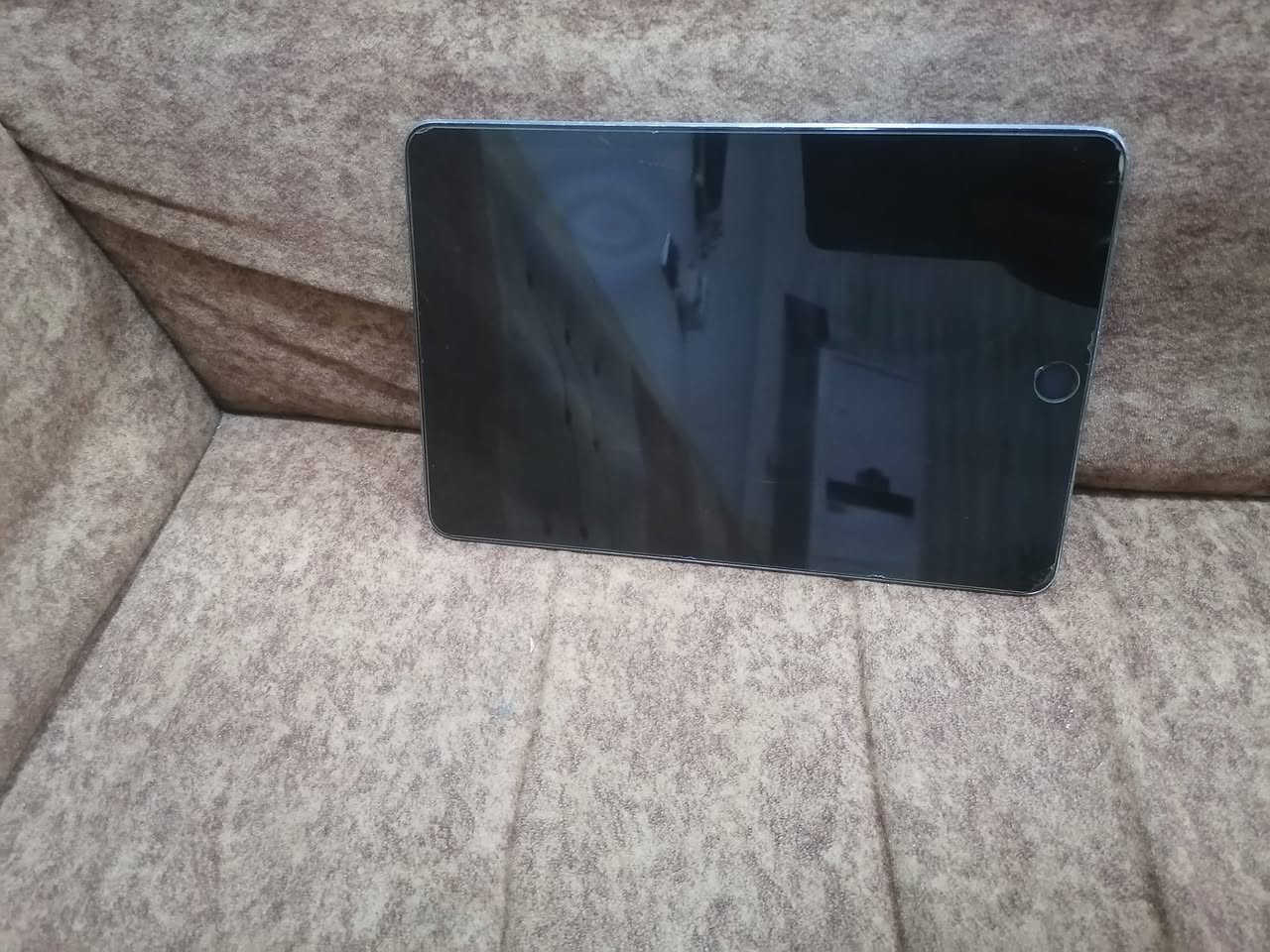 السلام عليكم. .... للبيع
ايباد مني 5 مثل ما موضح بل صوره سعره 200   الف


**إذا كنت صاحب هذا الإعلان وتريد حذفه لأي سبب، رجاءا أرسل رسالة إلى الدعم الفني**