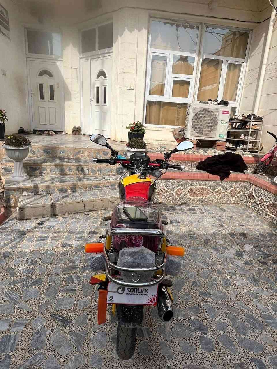 السلام عليكم موتور سيفان للبيع موديل 24 ما مفتوح اوراق كامله السعر مناسب اتصل على هذا الرقم ***********
