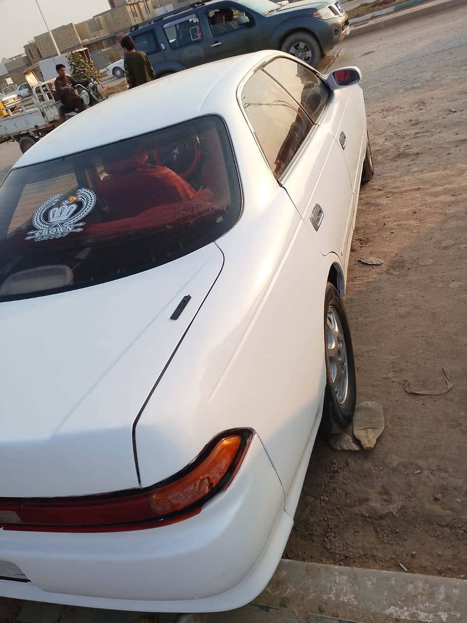 السلام عليكم
سياره مارك بيضه 
كير 
مكينه جاهزه 
حداديه جاهزه 
عوزه شي بسيط( ترتيب)
مصبوغه صبغ عام 
مداور ثاني يوم 
سنويه ماساقطه 
الرقم بصره
سياره حلوه وجاهزه 
المكان ناصريه 
***********
السعر ٤٥
