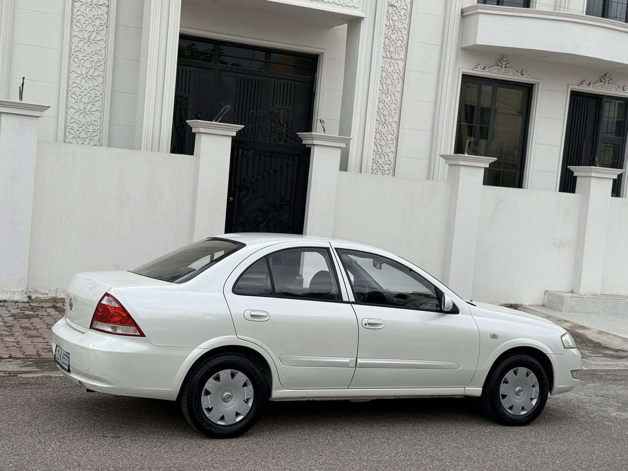 سيارة نيسان صني 2010 
شرط كير محرك صدر امامي خلفي جاهزها اربعه تايرات جددت ماشيه 121 سياره على وضع شركة اسبير شركة منازل بيها كارت بل جاملغ وبارد واحد وباقي كفاله عامه من كلشي سعر 117
***********
