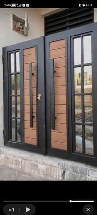 باب طلاكتين 250عرض×185ارتفاع بديل خشب  السعر 400الف للاستفسار 07731686...