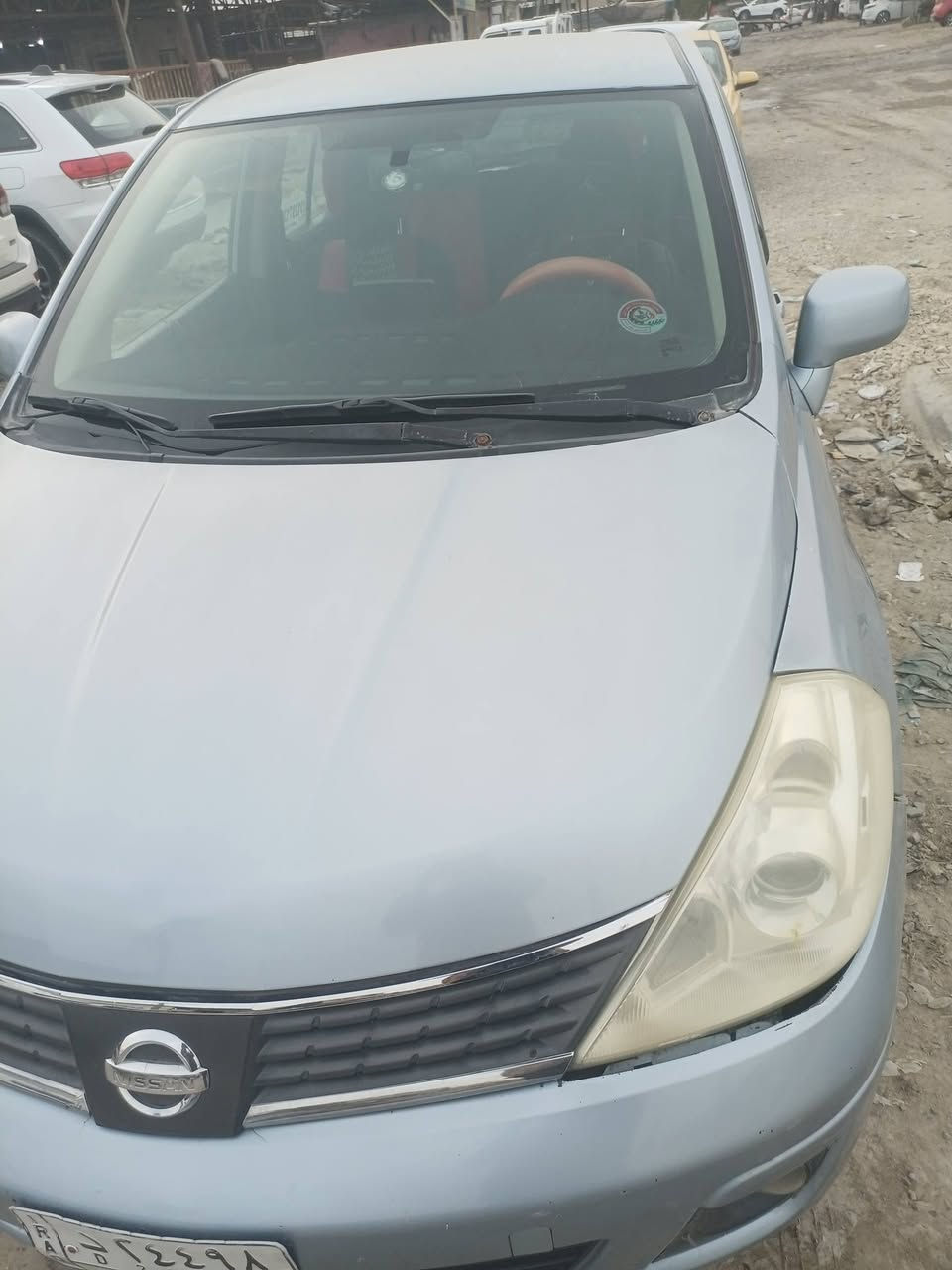 السلام عليكم
للبيع نيسان فيرسه 2010
الون سمائي
مصبوغه عام جماليه 
جاهزه مكينه كير 
تبريد 
تدفئه 
حداديه 
رقم بغداد بسمي 
السعر 65$
للاستفسار ***********
