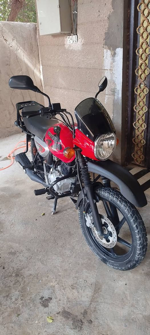 السلام عليكم
دراجه بوكسر جديده حييييل مكفولة من كلشي موديل  22
 السعر خاص 
***********
