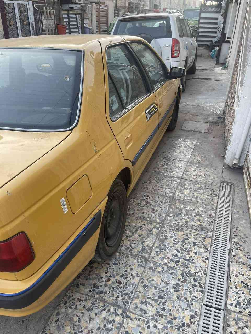 السلام عليكم سيارة بيجو بارص موديل٢٠١٥
السياره جاهزه من كلشي كير مكينه حداديه صدر كله جديد تخم تاير دوشمه تبريد ثلج السياره جاهزه تاخذها تطلع للشغل اي نقص مابيها السياره يرادلها غسله متروكه شويه بدون غسل الي ياخذها يشوف خيرها لان مراح تعبك ابد 

مكان سيارة/بغداد الشعب 

السعر/ ٤٥ ورقة وبيها مجال 

للاتصال او واتساب/ ***********
