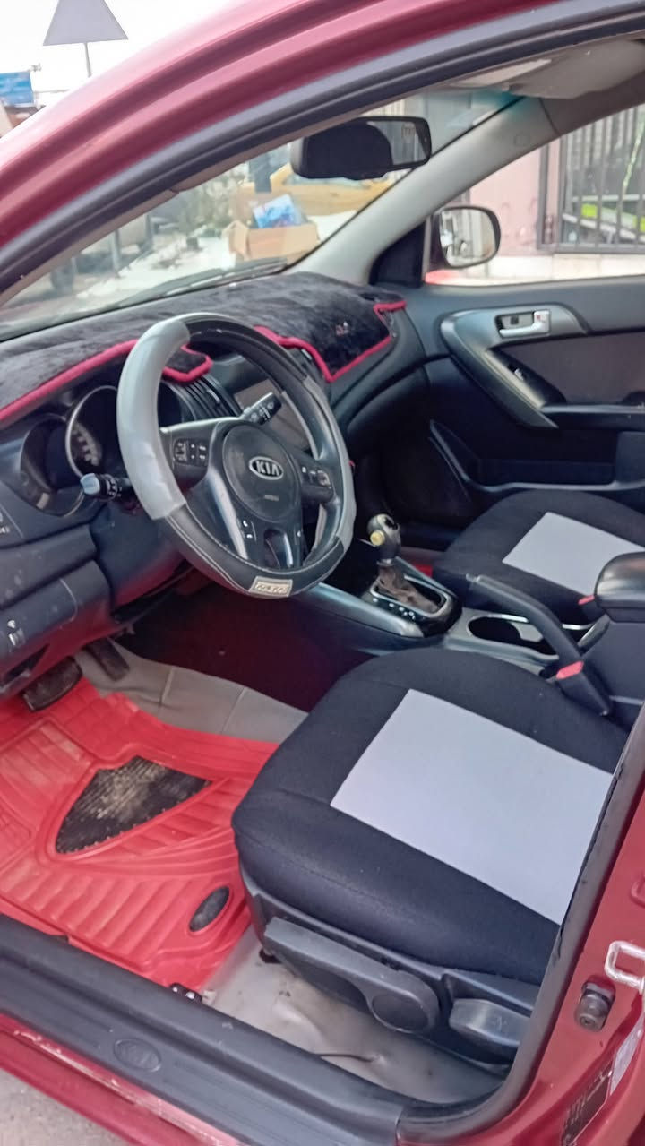 سلام عليكم 
كيا سيراتو موديل ٢٠١١
ماشي ١٣٨
محرك صار سبوع من شديته 
كير تمام 
صدر امامي خلفي تمام 
شاشه 
كامره 
حساسات 
تحكم ستيرن 
تبريد ثلج 
مكان السياره الاعظمية 
صبغ حزام 
سعر السياره ٨٨ وبيه مجال 
***********

