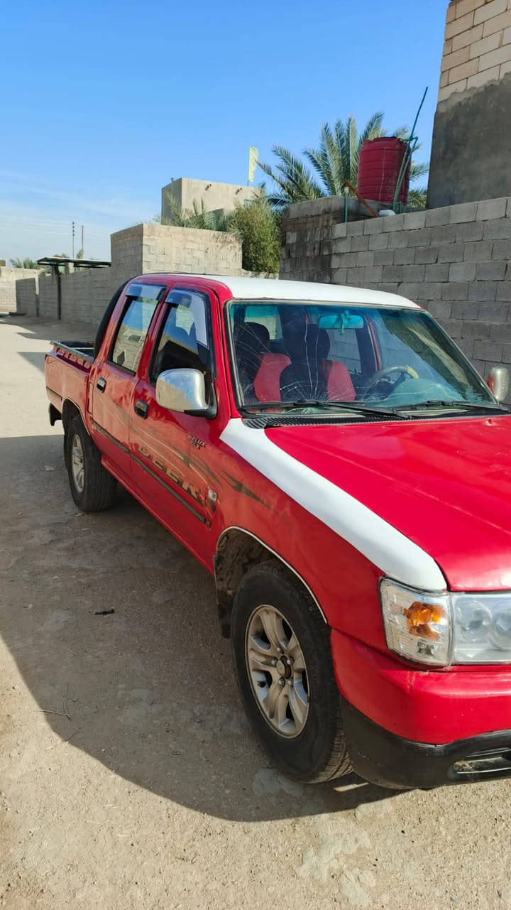 السلام عليكم بيكم DEER موديل 2010كير ومكينه نضيفه مصبوغه جماليه دواخل نضيفه رقم قادسيه شرط تحويل مباشر مكانها البصره سعر 43 وبيها مجال بصيط ***********
