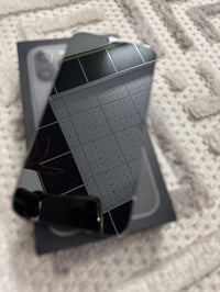 ايفون 13 بروماكس ذاكره 256 جهاز نضيف  بطاريته 100 مبدله اصليه جهاز كام...