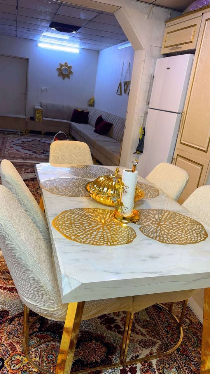 ميز طعام ٦ كرس  مرمر
ميز تلفزيؤن كل اخراض نضيف  مي بل مي
قنفه حرف ال ٧ متر


**إذا كنت صاحب هذا الإعلان وتريد حذفه لأي سبب، رجاءا أرسل رسالة إلى الدعم الفني**