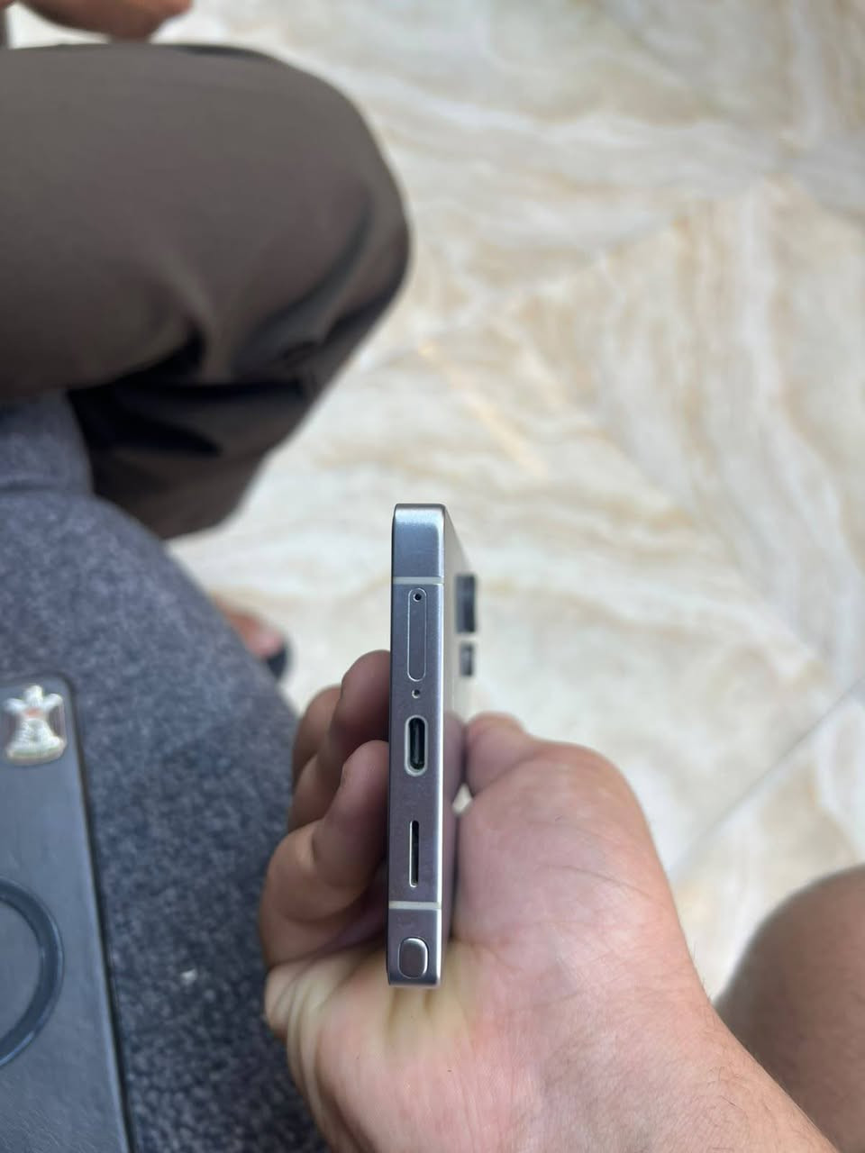 السلام عليكم للبيع S25Ultra كفاله عامه مع كامل ملحقاته السعر 1200 وبي مجال للاستفسار *********** العنوان مجمع بسمايه السكني
