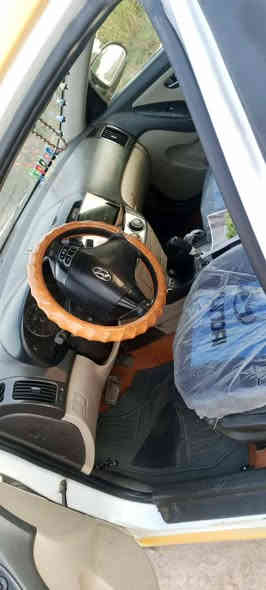 سلام عليكم
للبيع النترا موديل 10 سنويه جديده تبريد امصفره هيئه او غرامات سياره كامله مكمله داخل جديد مكينه2000 حاويه جديده تبريد تدفئه كهربائيات كلها شغاله سياره كامله بسمي تخم تاير جديد رقم دولي سياره ما ناقصها شي 
السعر 96بيها مجال للشراي رقم الهاتف ***********
