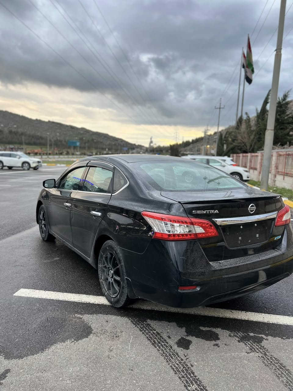 نيسان سيترا٢٠١٥
براوة براوةى دوبةى
١٦٠ هةزار رؤيشتوة
هةموو زانياريةكةنم نوسيوة جوان بيخوئنةوة ئيناجا تيل بكة
مواسةفات ئةمريكى
هةموو گيانى بةشةرت
كيرى ٤ رؤژة گؤراوة كيرى ئةوروپى خراوةتة سةرى
كيرو مةكينة بةشةرت 
ئيكؤ
قفل مةركةزى
چوار تايةو ويل لؤكى لة ژئرة
شاشة ئايپاتى بؤ بةستراوة 
دةعو ليدرانى ئةمريكاشى نية بةشةرت 
رؤنى كيرو مةكينةى تازة گؤراوة
ئةيبيسى بةستراوة بريكى بةستراوة كامل كارةياتى ئيش ئةكة
تةبريد سارد و گةرمى ئيش ئةكة
شوئنى براوةكةيم چاك كردؤتةوة 
جامةكانيم هةلگرتؤوة
كامل مةسرةف كراوة  يةك دينار مةسرةفى نية 
لة دةعامى بؤ دةعامى بةشةرت 
***********وةتس ئاپى لةسةرة
*********** ڤايبةرى لةسةرة
تيبنى سةيارةكة براوةى دوبةية
تكاية گةر مشتةرى نيت بيزارم مةكة لةكةل ريزم
